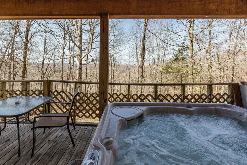 Cozy Secluded Cabin with a Hot Tub - Image 1