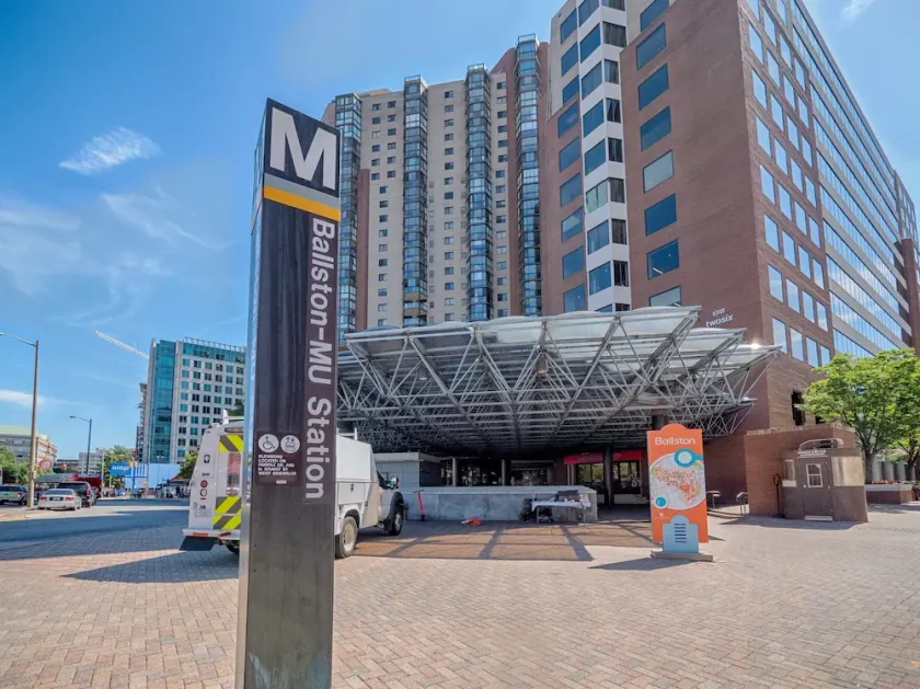 National at Ballston Place - Image 1