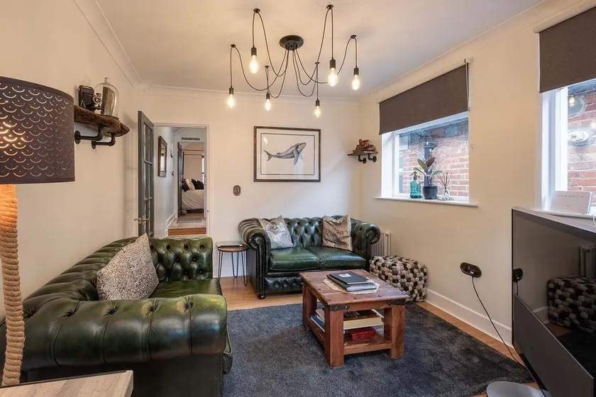 Stunning- The Nautilus Bungalow Cowes IOW - Image 1