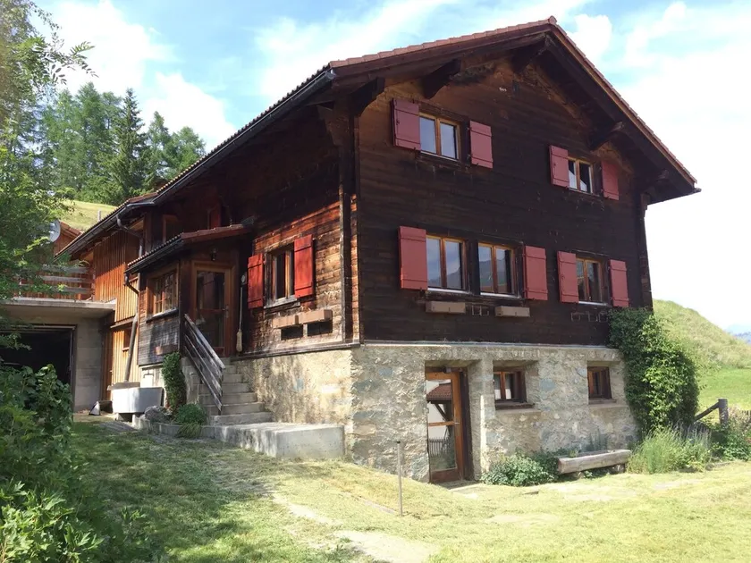 Clássico Swiss Farm House Situado no tradicional Agricultura Hamlet - 1500 metros - Image 1