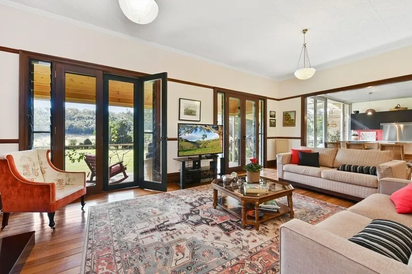 'Old Byora Vineyard' | Luxury Homestead | Sleeps 10 | 5 mins from Wollombi  - Image 1