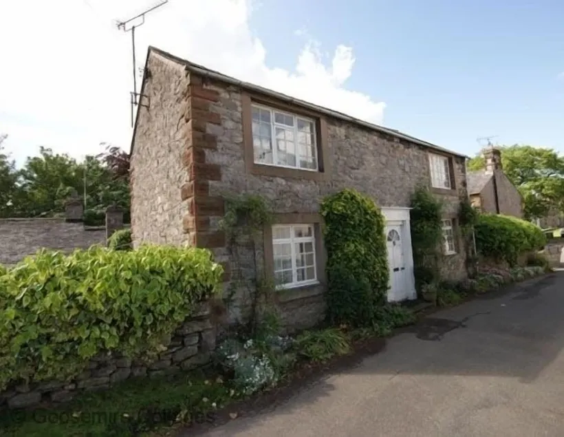 Endearing 17th Century detached cottage. Near Ullswater, Pooley Bridge, Lowther, Penrith Wifi - Image 1