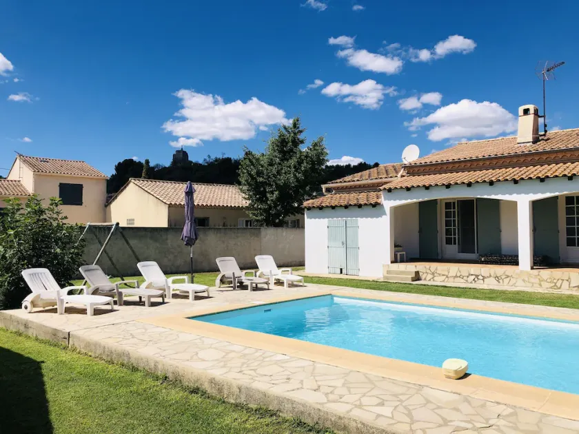 Villa familiale avec piscine entre Provence et Camargue - Image 1
