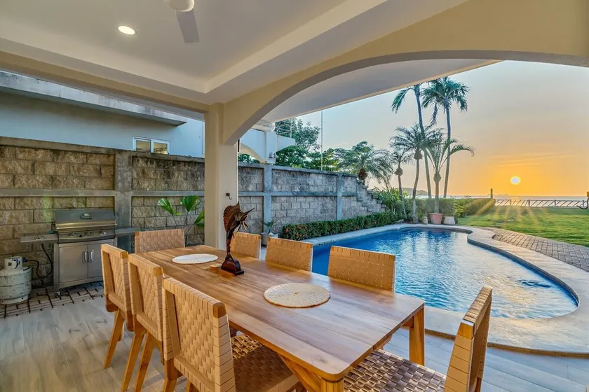 Beachfront Villa Just Steps To The Water - Image 1