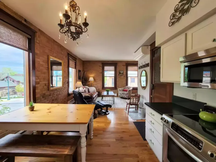 Charming and Beautiful Downtown Whitefish Condo in Historic Building - Image 1