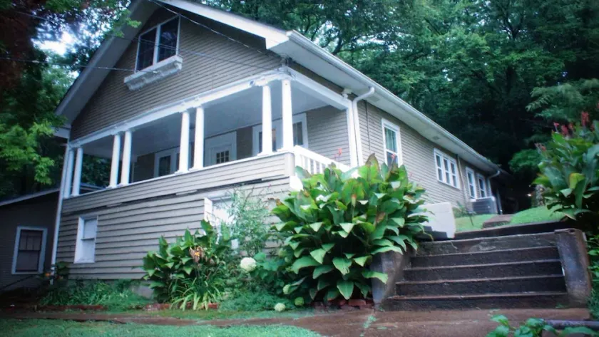 Rummelig North Shore Bungalow @ Coolidge Park - Image 1