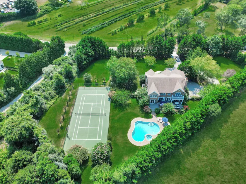 Bridgehampton Estate, Private Tennis, Minutes from Ocean Beaches - Image 1