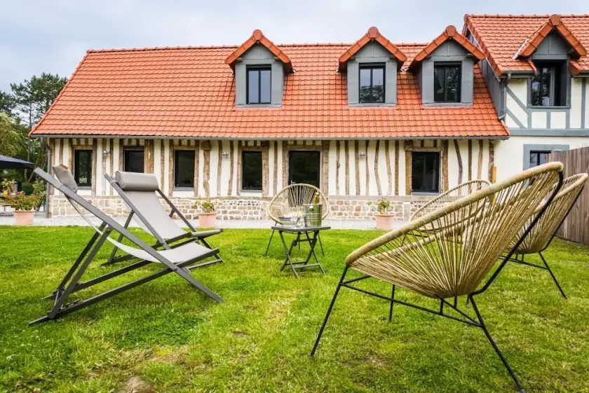 Authentic and charming seaside farmhouse - Image 1