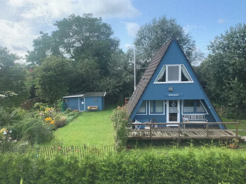 Spökenkieker pet-friendly roof-only vacation home in Detern East Frisia - Image 1