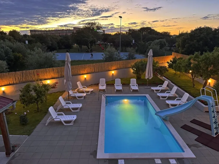 spacious house in Rovinj with Pool for 12 people - Image 1