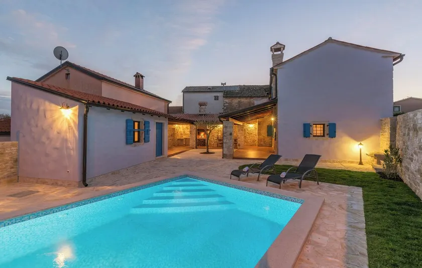Beautiful Heritage Villa Croc with pool in Buje - Image 1