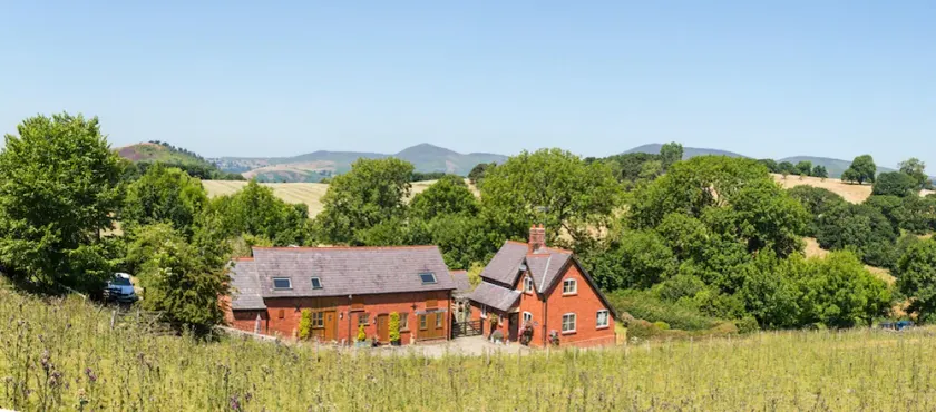 One-bedroom Cottage in Llangollen, No Deposit - Image 1