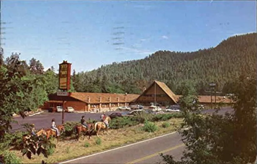 STUDIO~ KOHLS RANCH LODGE~ MOUNTAIN VIEWS~ BAR/LOUNGE~ RESTAURANT~ POOL~ HOT TUB - Image 1