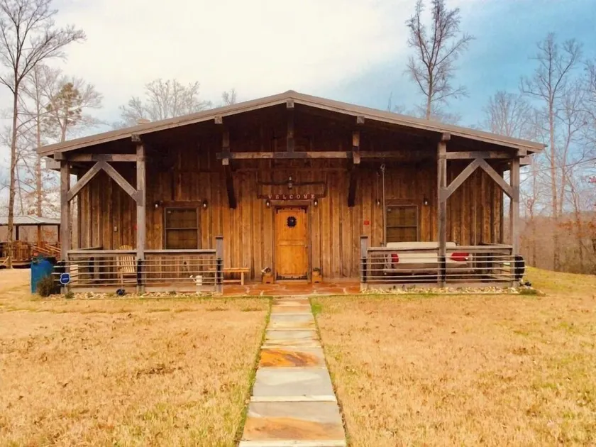 Moonlight Country Cabin -Brand New Custom Build Secluded for a Romantic Getaway! - Image 1