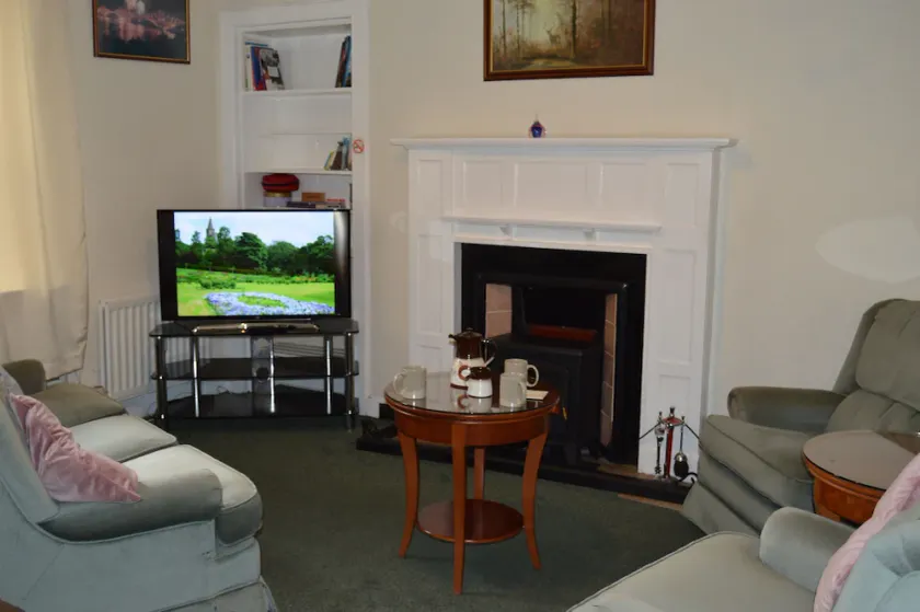 Charming Cottage in Historic Dunfermline, close to several Outlander Locations - Image 1