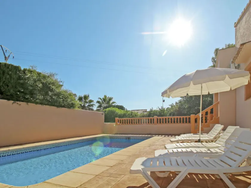 Alleinstehendes Ferienhaus mit privatem Pool,  W-LAN, Klimaanlage, TV, Terrasse, Haustiere erlaubt - Image 1