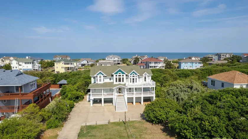 Corolla Odyssey: Dog-Friendly, Elevator, Hot Tub, Private Pool - Image 1