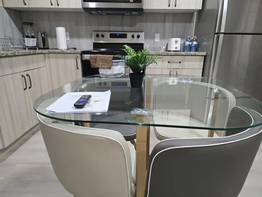 2B/R PRIVATE SUITE |13 MINS~AIRPORT | PRIVATE ENTR - Image 1