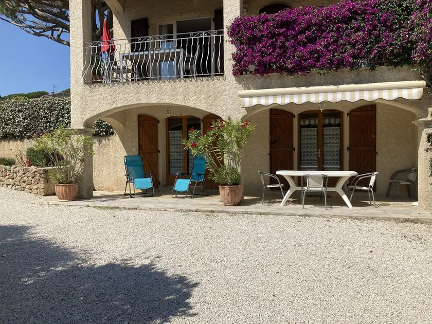 Apartment in villa - Image 1