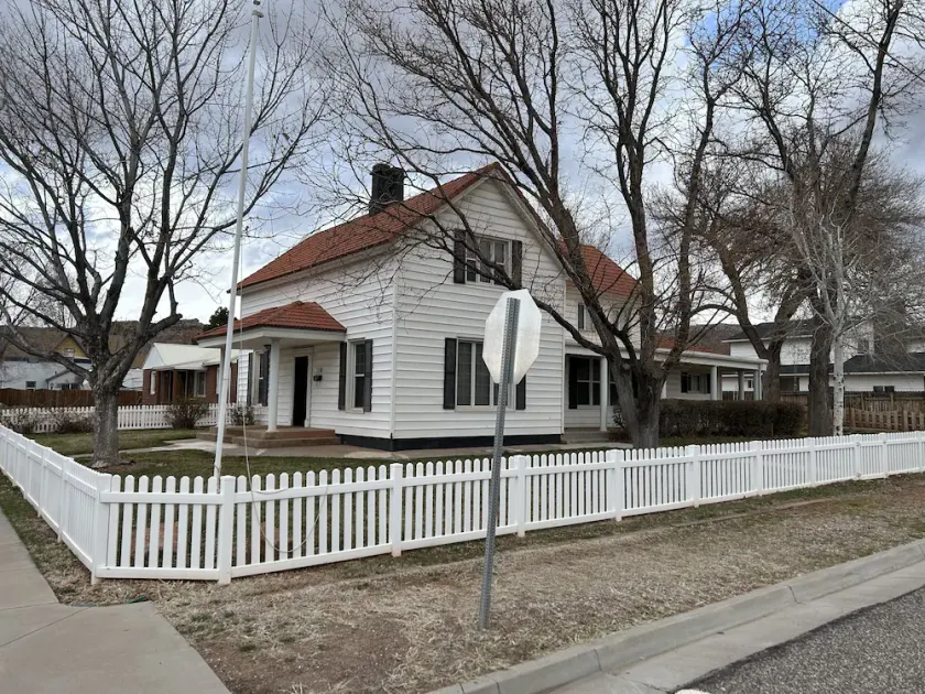 Maison historique et rénovée du 19ème siècle - Image 1