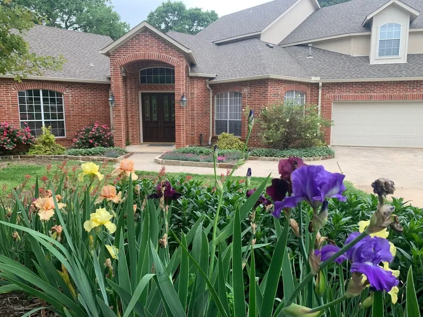 Quiet 1 Acre Lake House Nestled in the Woods 4B/4B - Image 1