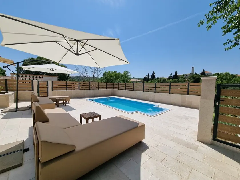 Family-friendly country house Marie with heated pool, barbecue area, 5 persons - Image 1