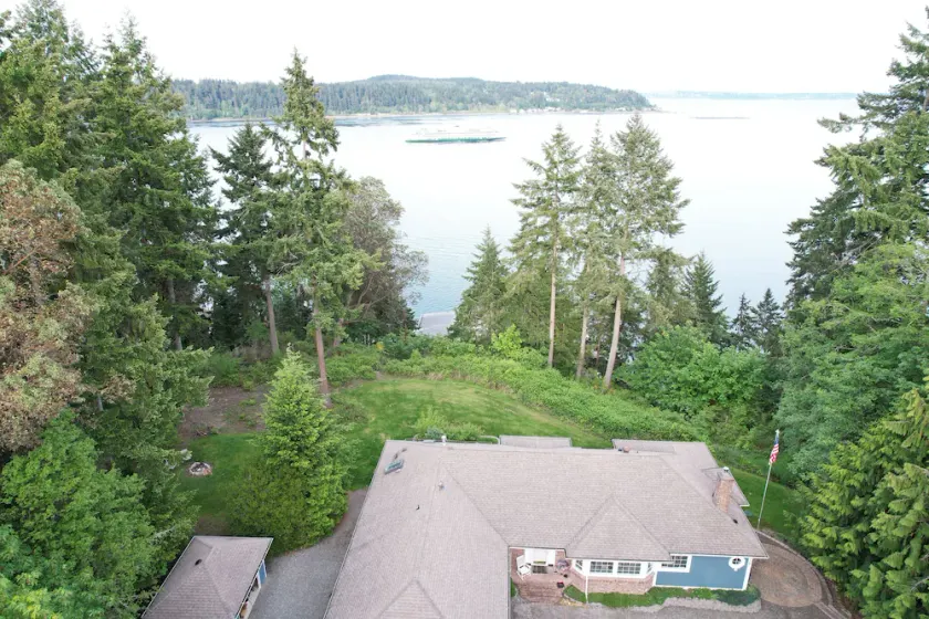 Water view high bank two bedroom private border Manchester State Park. - Image 1