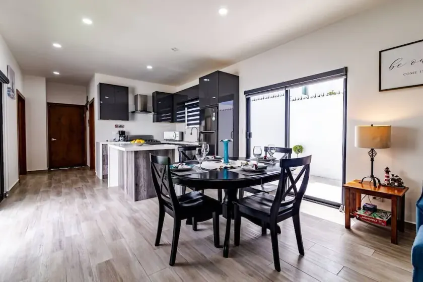 Exclusive San Marino Villa: Modern, Accessible, A/C & Hot Tub - Image 1