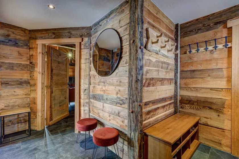 Chalet Alaska - Image 1