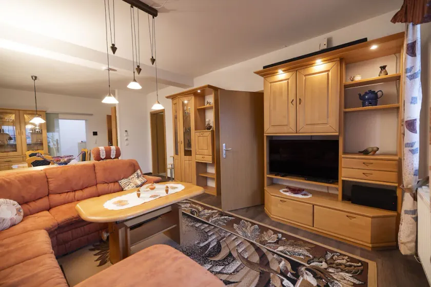 Ferienwohnung mit 75 qm Wohnfläche im Erdgeschoss - Image 1
