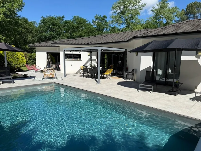 NEUE ZEITGENÖSSISCHE VILLA VON 174M2 MIT SCHWIMMBAD IN RUHE - Image 1