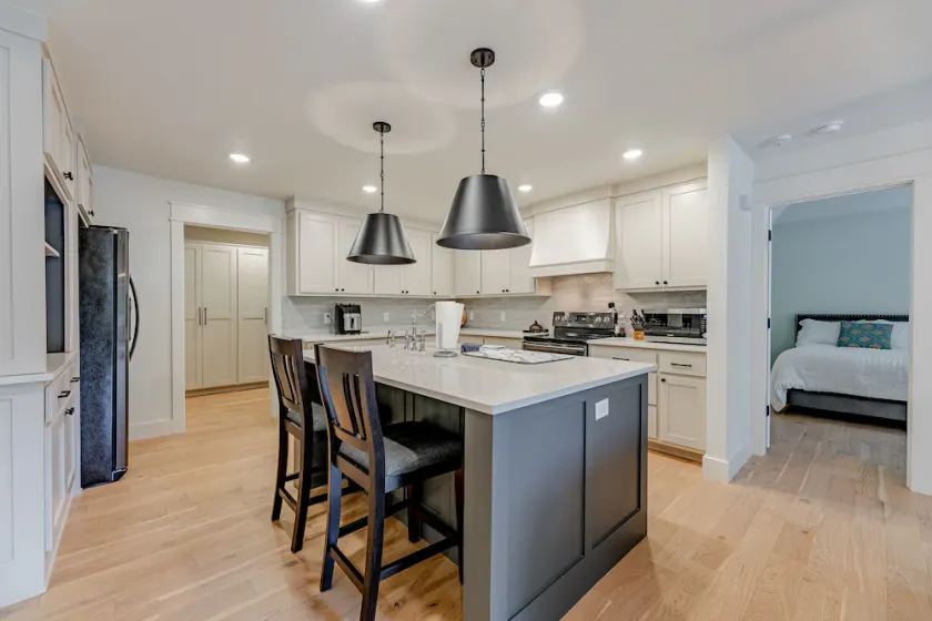 Featured On HGTV! Private Lake Access! MTB Trails! - Image 1