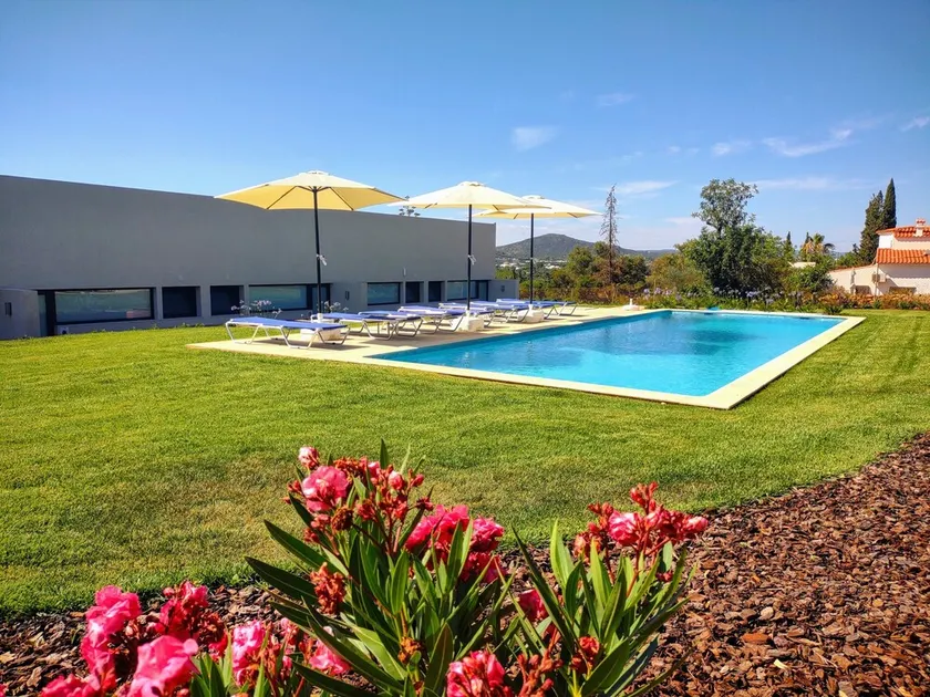 Suites Sunny Hill pour de merveilleuses vacances sans soucis en Algarve. - Image 1