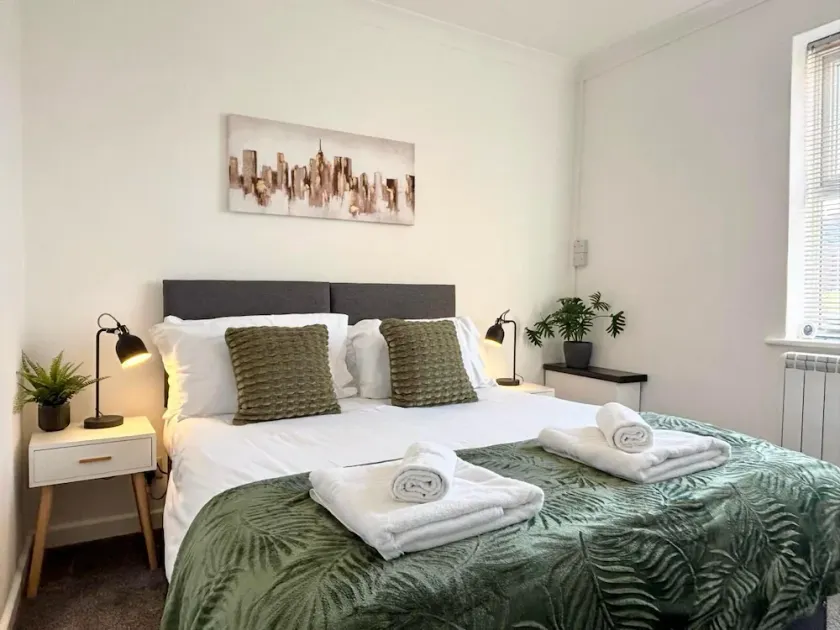 Flat 2 High Street Apartments, One Bed - Image 1