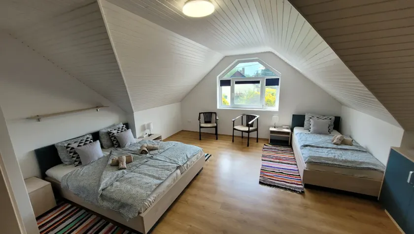 Sleeps 18 - Lakeview - House - Vonyarcvashegy - Image 1