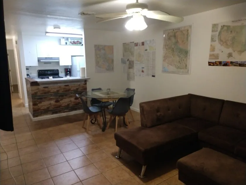 Amazing Huge, 3BD 2BA Private Safe Apt. - Image 1