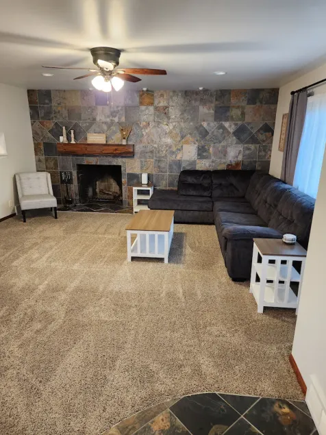 Beautiful 5 bedroom home only minutes from UIUC - Image 1