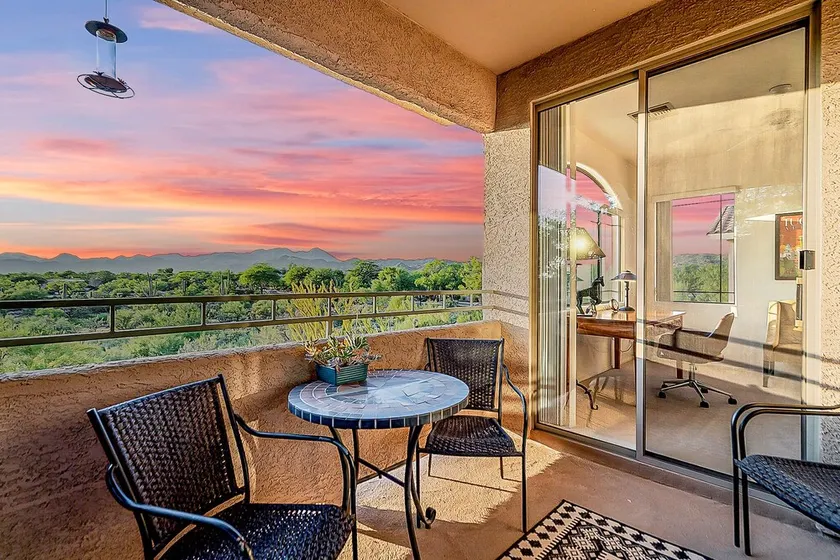 Luxury 3BD/2BA Desert Oasis Near Tucson w Pool, Views, Low Summer Rates! 🌄 - Image 1
