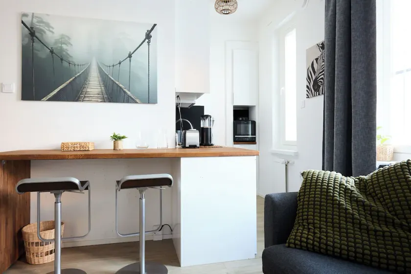 Beautiful Studio in Heart of Downtown - Image 1