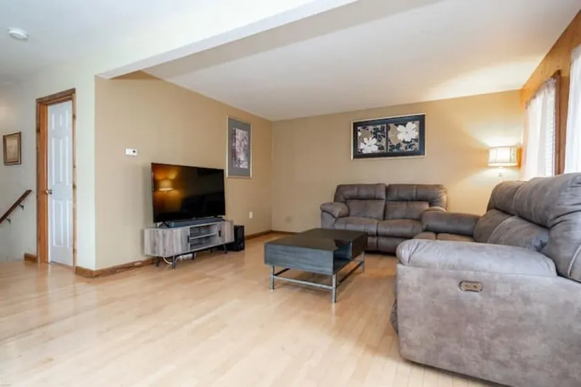 Newly updated surrounded by nature - Image 1