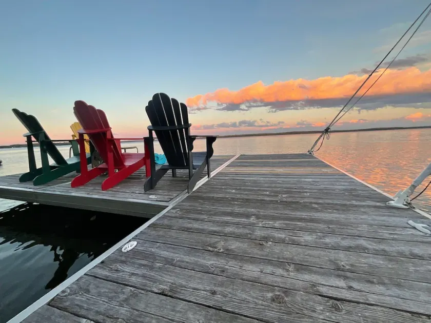 Balsam Lake Beauty! Waterfront in the Kawarthas! Sleeps 10! - Image 1