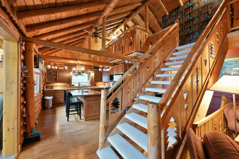 Birch Haven 4 Bedroom Home by RedAwning - Image 1