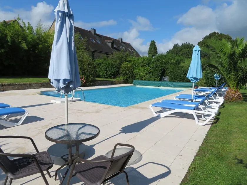 Hytter i 100 hektar, opvarmet pool. I nærheden af Pont Aven, Concarneau, strande 15 minutter - Image 1