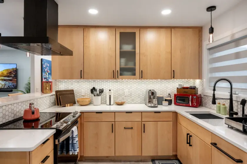 Contemporary Alaska 2-bedroom Apartment - Image 1