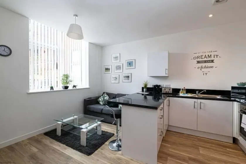 Self Catering Accommodation Chester – Sleeps 4 - Image 1