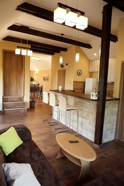 Peaceful surroundings - Image 1