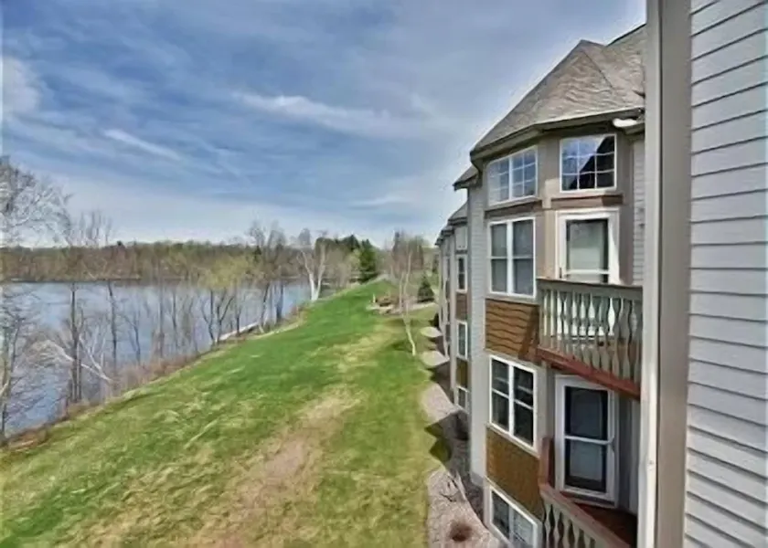 Unit 207 2 Bdrm/ 2 Ba 2 Bedroom Condo by RedAwning - Image 1