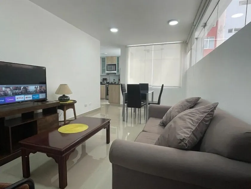 (7) MODERN APARTMENT IN THE TOURIST AREA OF MIRAFLORES - Image 1