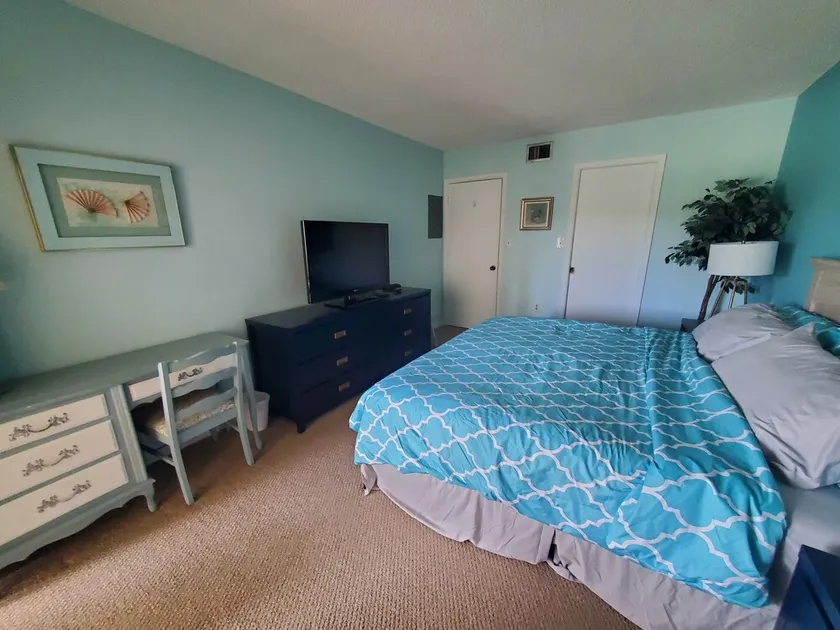 2/2 Spacious Condo 15 min away from Gulf Coast Beaches - Image 1