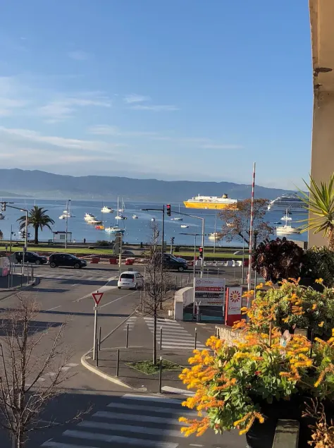 Beautiful apartment T3 overlooking the Gulf of Ajaccio - Image 1
